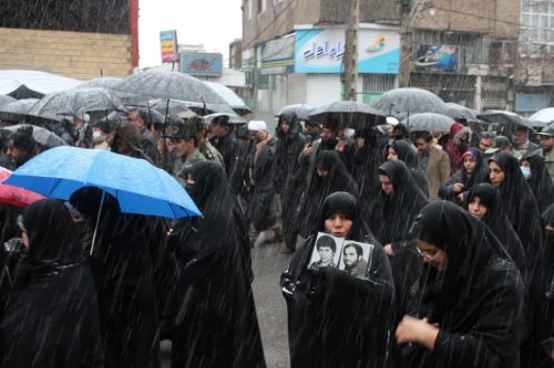 اشک و باران در هم آمیخت تا نجابت فاطمی را فریاد زنند+تصاویر