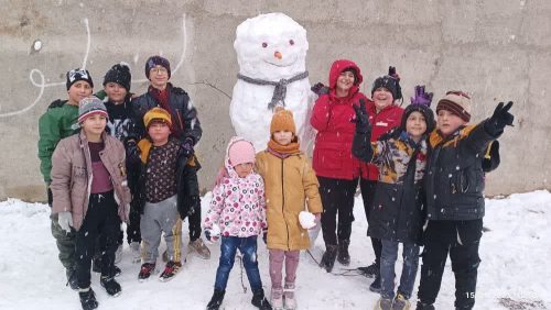 یک روز شاد برفی برای کودکان تویسرکانی +تصاویر