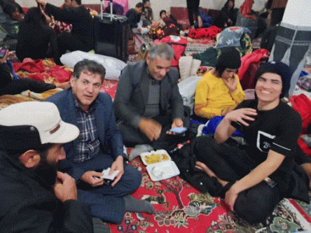 میهمان نوازی و استقبال مردم نهاوند از ۳۵۰ زائر عراقی+تصاویر