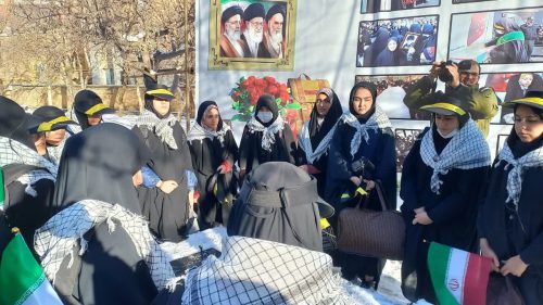 بیش از ۳۰۰ دانش‌آموز دختر همدانی به مناطق عملیاتی اعزام شدند+ تصاویر