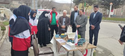 برنامه‌های ریز و درشت جمعیت هلال احمر تویسرکان در خدمت‌رسانی مسافران و گردشگران نوروزی+تصاویر