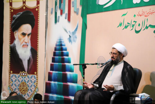 مکتب امام(ره)دعوت به قیام الله است