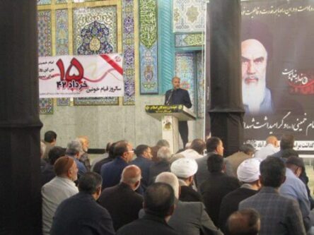 لزوم درس‌پذیری از شجاعت امام(ره)/ لزوم وجود ساده‌زیستی در زندگی مسئولان