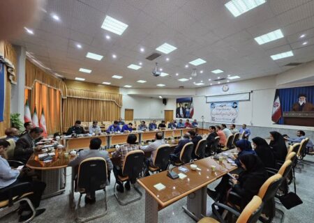 حل مشکل ۱۲ واحد تولیدی در قرارگاه خاتم‌الانبیا نهاوند/ اعطای ۲۲ میلیارد تومان تسهیلات اشتغال‌زایی توسط سپاه شهرستان