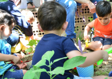 توجه ویژه والدین به کودکان در هفت‌ سال نخست؛ ضامن تربیتی موفق