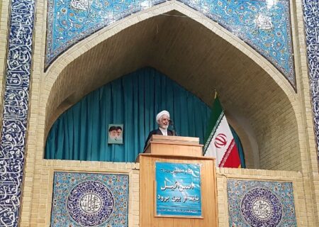 کثرت جبهه باطل نباید مانع از حق‌گویی شود