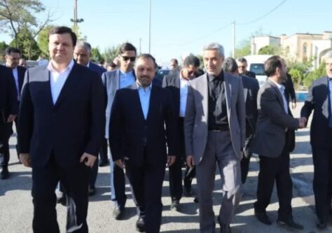 وزیر اقتصاد وارد همدان شد