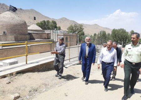 قنات ها و چاه های غیرمجاز مسدود شود