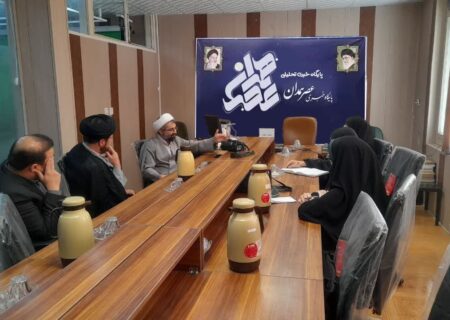 میزگرد تخصصی «نقد و بررسی مساجد و تبیین کتاب شهید صدرزاده» در عصر همدان