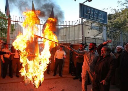 مقبره استر و مردخای نمایشگاه نسل‌کشی صهیونیستها شود