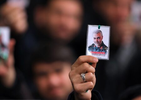 مکتب حاج‌قاسم گره‌گشای مشکلات کشور