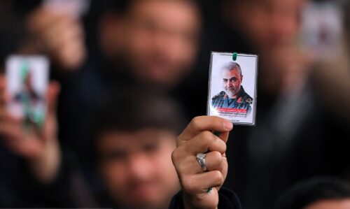 مکتب حاج‌قاسم گره‌گشای مشکلات کشور