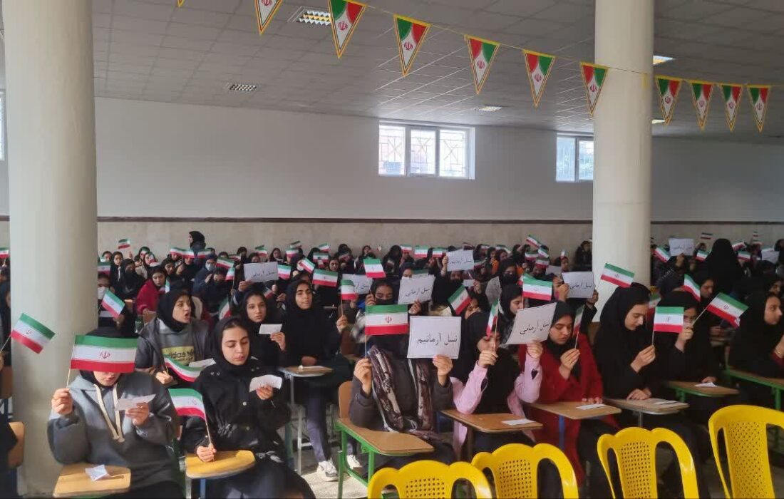 انقلاب اسلامی همچنان با اقتدار و عزتمند