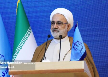 از بیان دستاوردهای انقلاب غافل شدیم