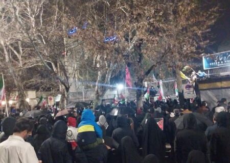 مخالفتی با تجمع مقابل آرامگاه استر و مردخای نداریم