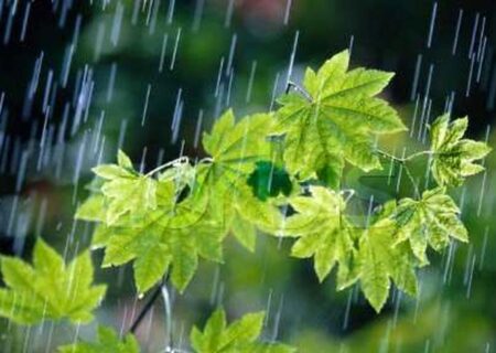 آسمان همدان به استقبال باران بهاری می‌رود