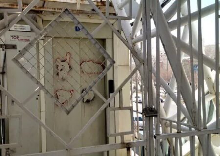 پل عابر پیاده مکانیزه همدان دائم در انحصار قفل