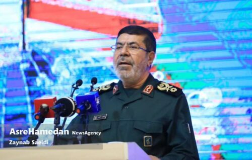 مردم فرق خادم و خائن را تشخیص میدهند