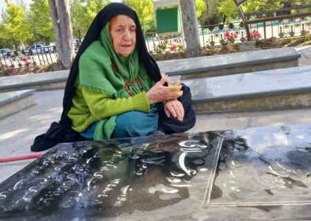 مادر شهید غلامی به فرزندش پیوست