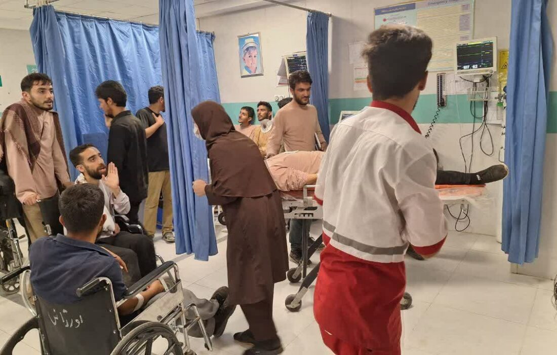 واژگونی مینیبوس در نهاوند ۱۳ مجروح برجای گذاشت