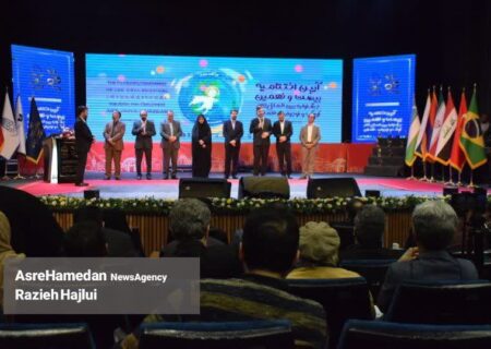 مسئولان با حمایت از تئاتر، در دل هنرمندان امید بکارند