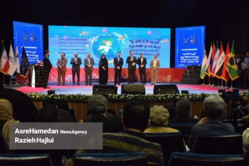 مسئولان با حمایت از تئاتر، در دل هنرمندان امید بکارند