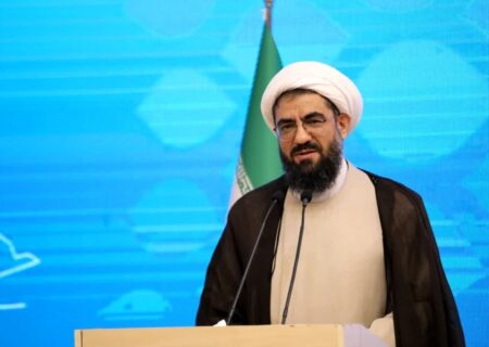 رهبری عامل انسجام و عزت ملت ایران است