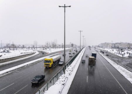 تمام محورهای همدان باز است