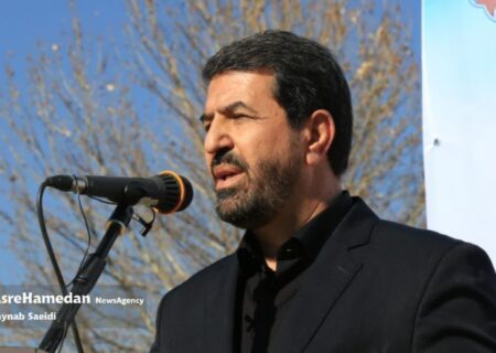 حضور شهدا، روشن‌کننده مسیر است
