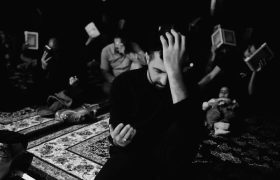 مراسم قرآن بر سر گرفتن و بک یاالله در مصلای نهاوند