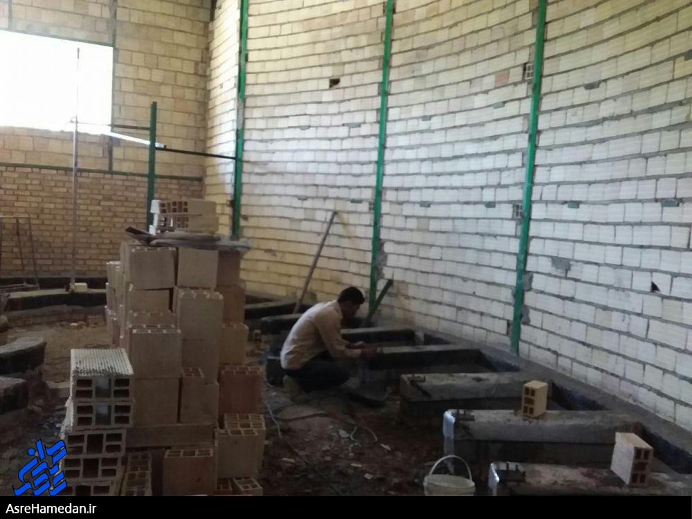 شنا حلقه گمشده ورزش و استخر شنای دانش‌آموزی حلقه‌ای گم‌تر در اسدآباد