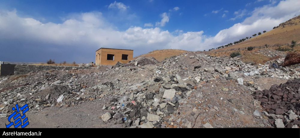 ورودی بام نهاوند در محاصره نخاله های ساختمانی+تصاویر