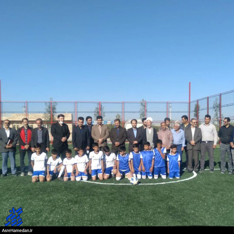 زمین چمن مصنوعی مینی فوتبال به مساحت ۷۲۰ متر مربع در شهر لالجین