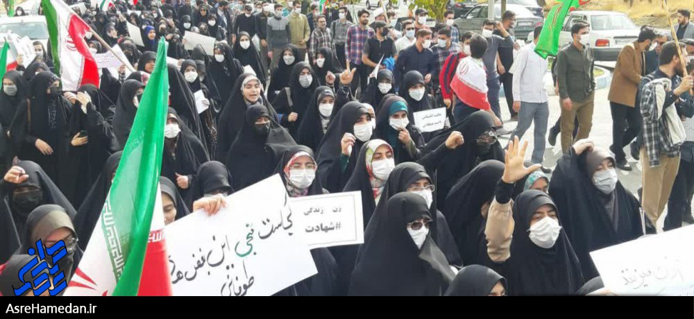 تجمع دانشجویی در محکومیت حوادث تروریستی اخیر و گرامیداشت شهدای شاهچراغ+ فیلم و عکس