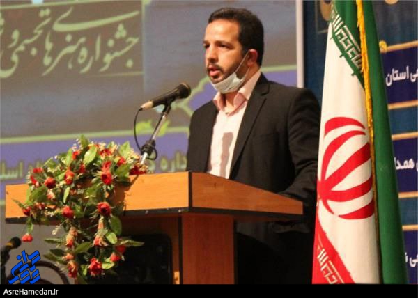 نمایش “داستان مجسمه” از نهاوند موفق به راهیابی به جشنواره منطقه ای فجر شد