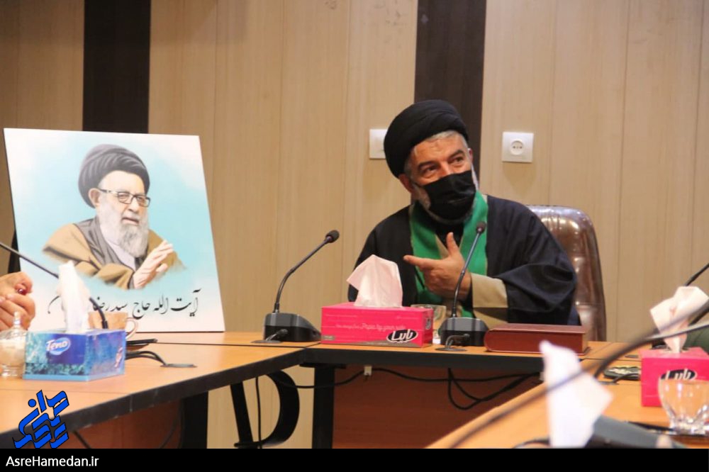 ما بر اساس انتخاب های درست و غلطی که میکنیم در اسناد تاریخی قضاوت می شویم