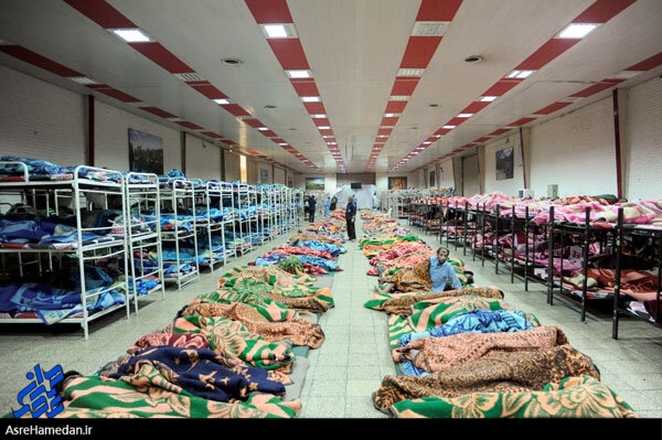 بی‌خانمان‌ها در اسدآباد نیازمند گرمخانه‌ای مناسب!/شهردار:بهزیستی گرمخانه را ایجاد کند ما اجاره بها را می‌دهیم/رئیس بهزیستی: صفر تا صد ایجاد مکان گرمخانه با شهرداری است!