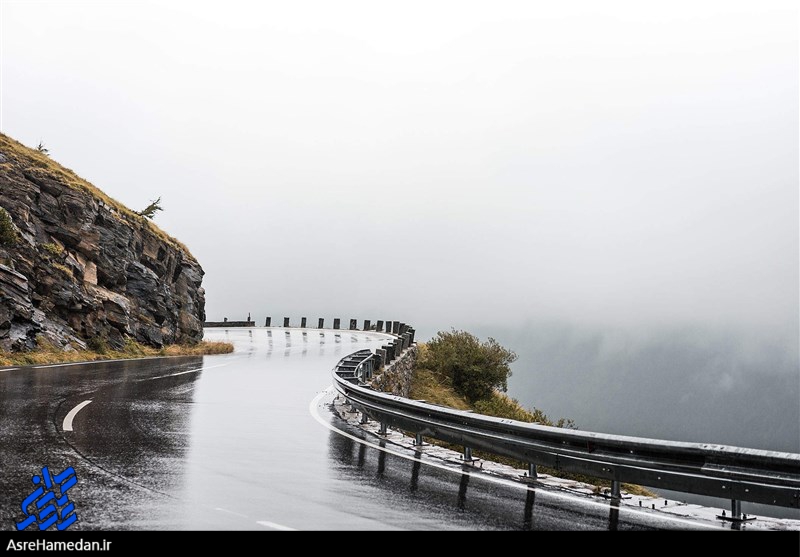 گردنه های استان همدان لغزنده است/بارش برف در جاده گل تپه تا سوباشی