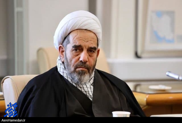 اصلاح طلبان با دشمنان نظام هم نوایی نکنند/ لزوم مراقبت در برابر سیاه نمایی و توطئه دشمنان