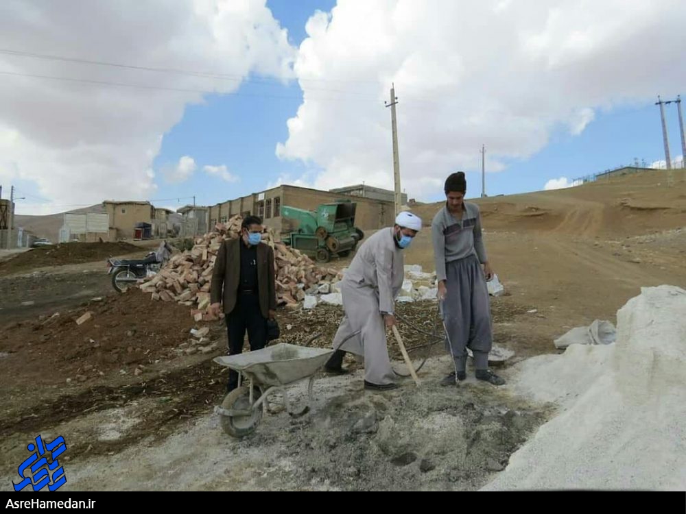طلبه بسیجی به مسجد و منبر محدود نیست/ادامه کمک جهادی به سیل‌زدگان