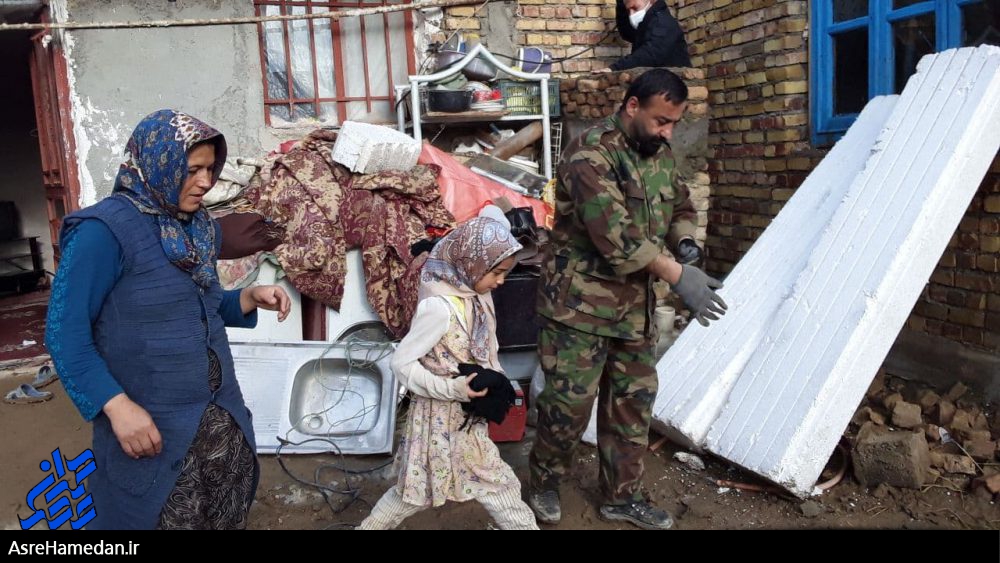 همتی که سرپناه خانواده ای در سرمای سخت همدان شد+ تصاویر