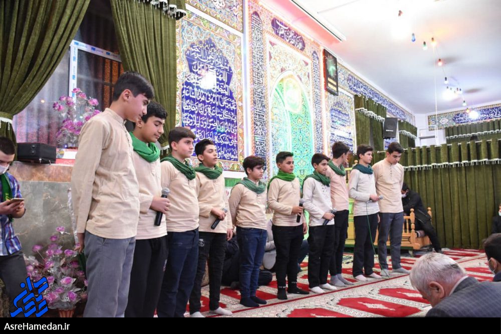 برگزاری مراسم جشن انقلاب در مسجد علی آباد همدان