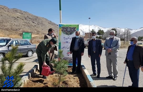 کاشت ۳۲ اصله نهال به یاد ۳۲ شهیده و جانباز تویسرکان