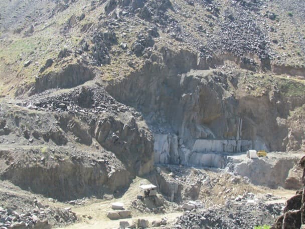 خطر آلودگی آب، جان ۶۰ هزار تویسرکانی را تهدید می کند/تشکیل پرونده قضایی برای معدن بالادست سد سرابی