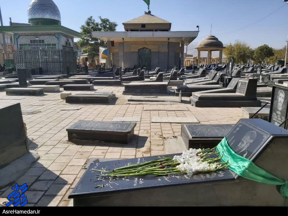 تجدید میثاق و گلباران مزار شهدای مدافع حرم شهر بهار+ تصاویر
