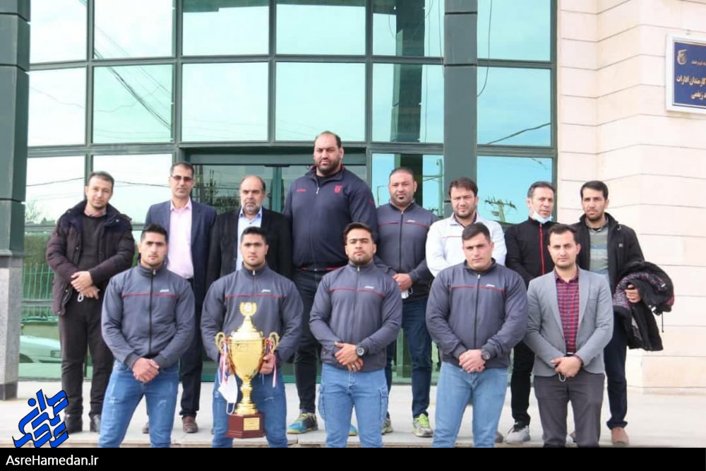 کبودراهنگ قهرمان مسابقات چوب کشی کشور شد