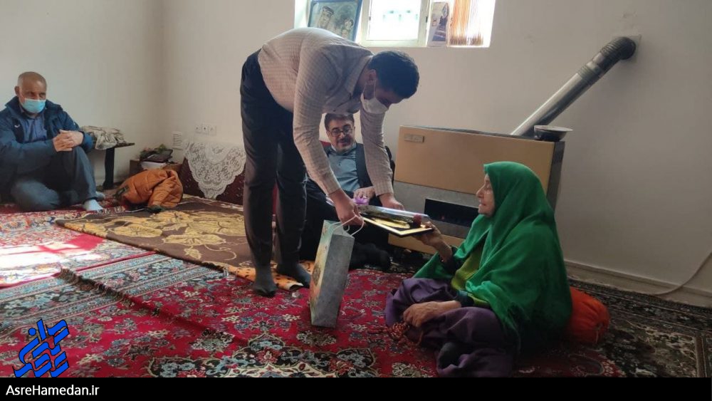 دیدار اعضای  هیئت جوانان حزب‌الله ملایر از مادران شهدا+تصاویر