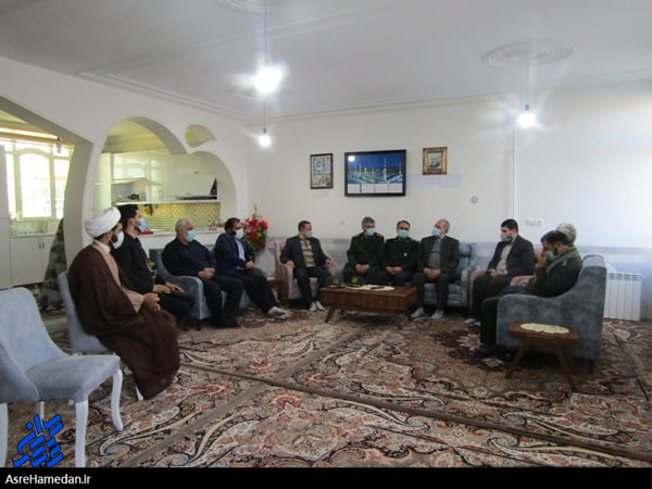 تجلیل دو خیر نیک‌اندیش در اسدآباد/گلایه یک خیر از عملکرد مسئولان: دست مردم را نمی‌گیرید، پابندشان نکنید!
