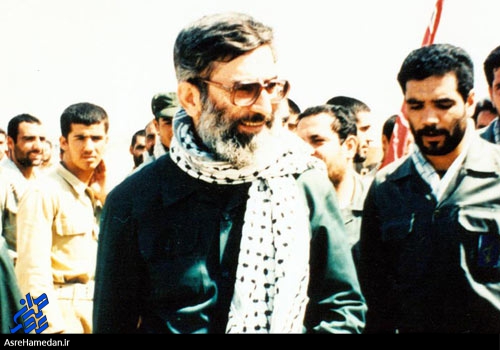 روایت روز ۲۶ آبان ماه سال ۶۶ و حضور آیت الله خامنه ای در رژه باشکوه رزمندگان همدانی