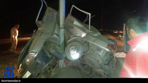 واژگونی و دو تکه شدن خودروی پراید در محور ملایر-همدان